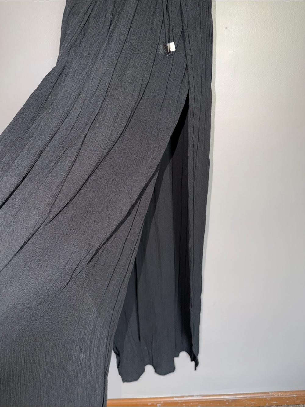 Elan Black Maxi Dress with V-Neck and Drawstring Waist - Picture 5 of 6